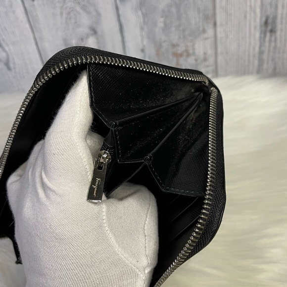 SALVATORE FERRAGAMO continental zip leather wallet in black - Picture 9 of 17